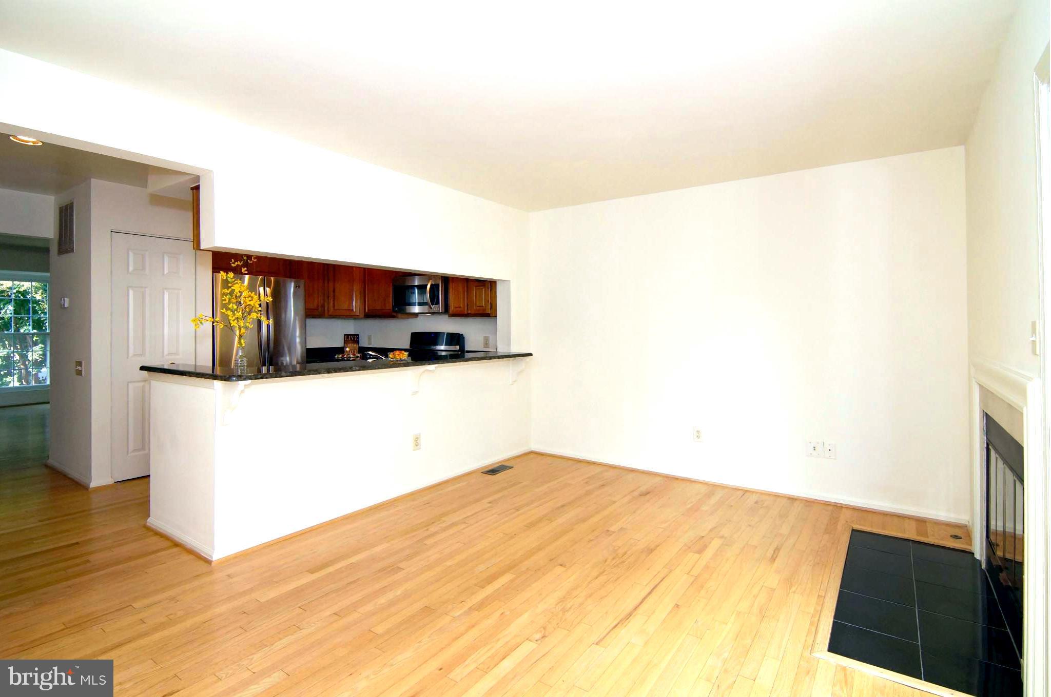 6581 Cypress Point Road Alexandria, VA 22312 - Photo 5 of 29 Family Room View 1