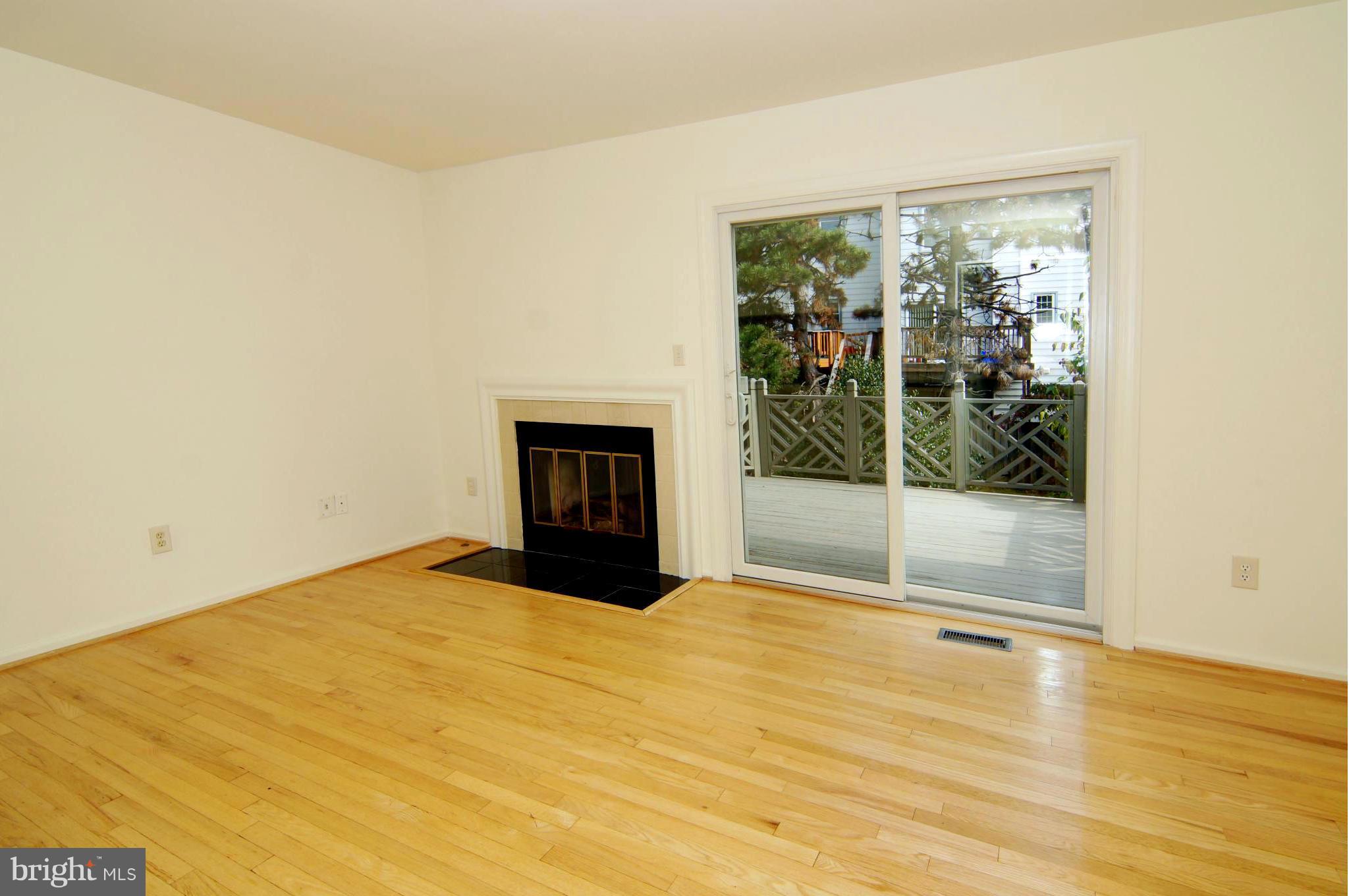 6581 Cypress Point Road Alexandria, VA 22312 - Photo 6 of 29 Family Room View 2