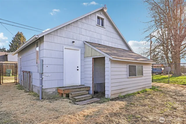 $329,000 | 332 23rd Avenue, Longview, WA 98632