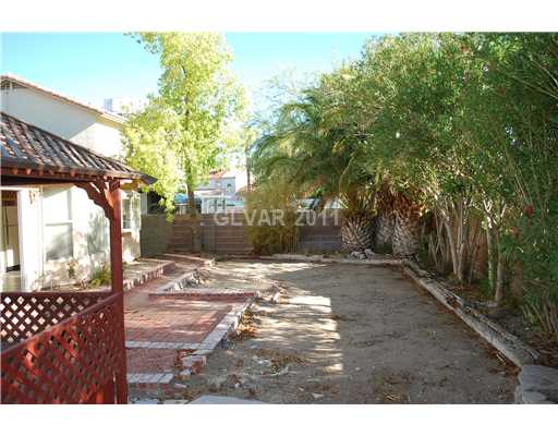 2628 Shakespeare Road Las Vegas, NV 89108 - Photo 14 of 15 Yard/Garden.