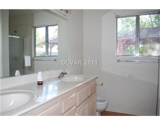 2628 Shakespeare Road Las Vegas, NV 89108 - Photo 8 of 15 Master Bath/Spa.