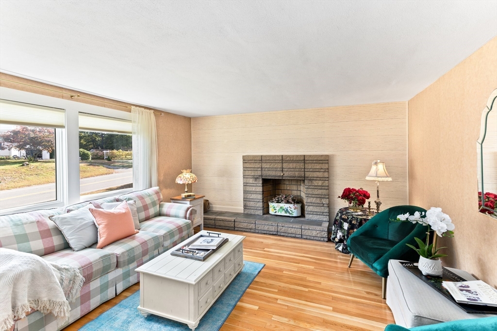 531 Bay Road Sharon, MA 02067 - Photo 19 of 33 Gallery Image 19