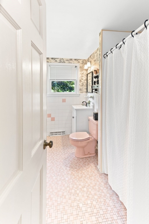 531 Bay Road Sharon, MA 02067 - Photo 25 of 33 Gallery Image 25