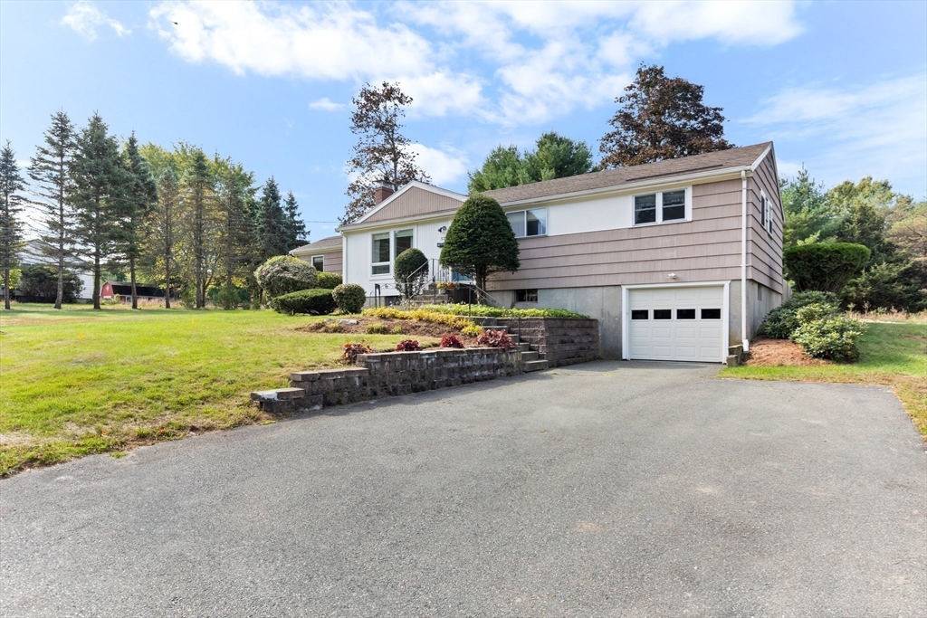 531 Bay Road Sharon, MA 02067 - Photo 4 of 33 Gallery Image 4
