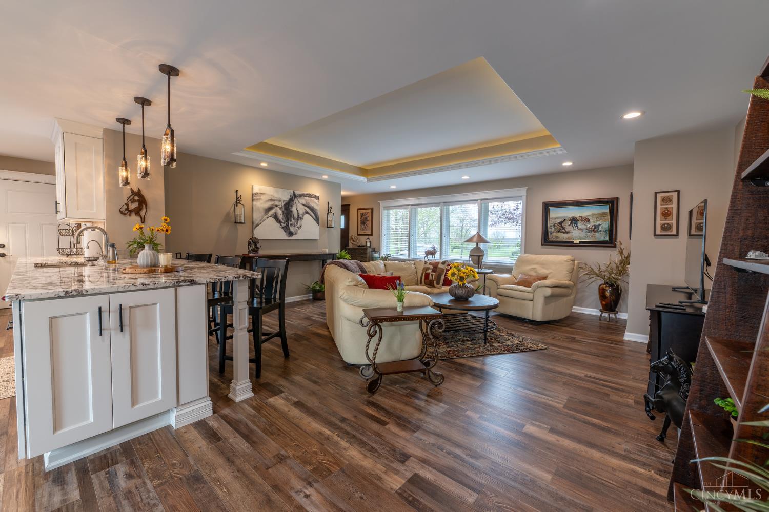 817 Locust Corner Road Cincinnati, OH 45245 - Photo 10 of 90 Gallery Image 10