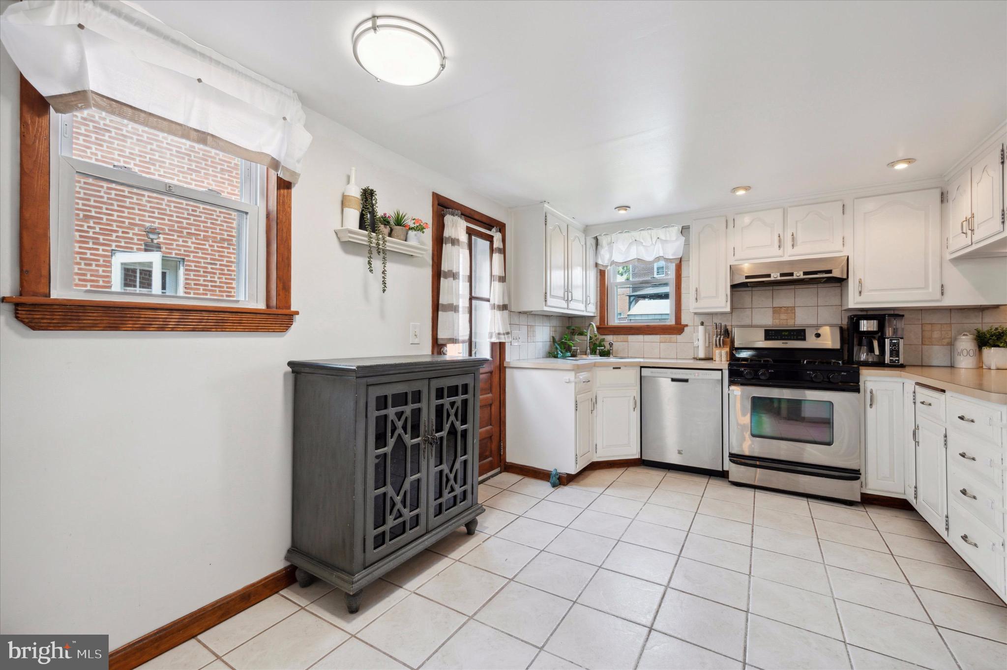 616 Stanbridge Road Morton, PA 19070 - Photo 12 of 34 Gallery Image 12