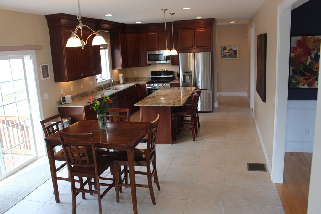 26 Bradley Road Danvers, MA 01923 - Photo 3 of 25 Gallery Image 3