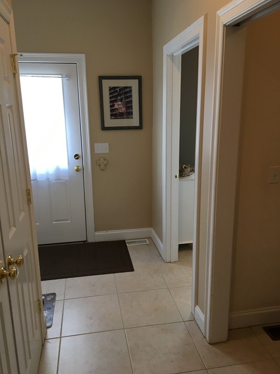 26 Bradley Road Danvers, MA 01923 - Photo 8 of 25 Gallery Image 8
