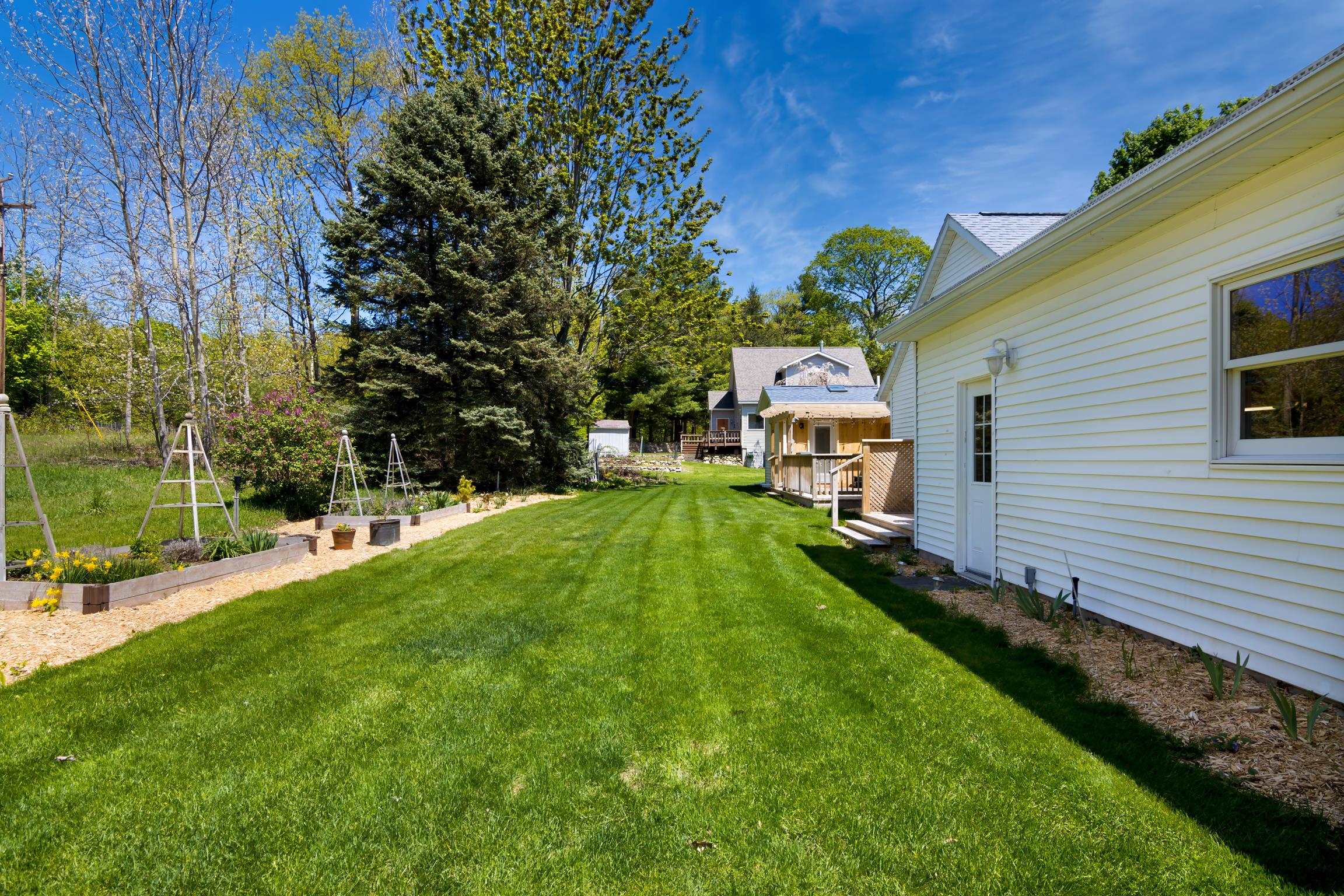 11537 Bluff Road Traverse City, MI 49686 - Photo 62 of 95 Gallery Image 62