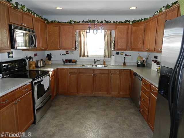 Kitchen. SS Appliances & Tons of Storage