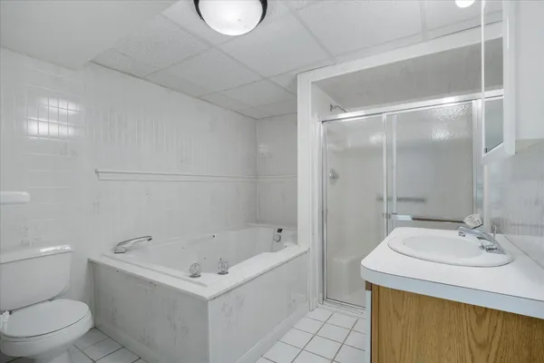 a black and white photo of a living room