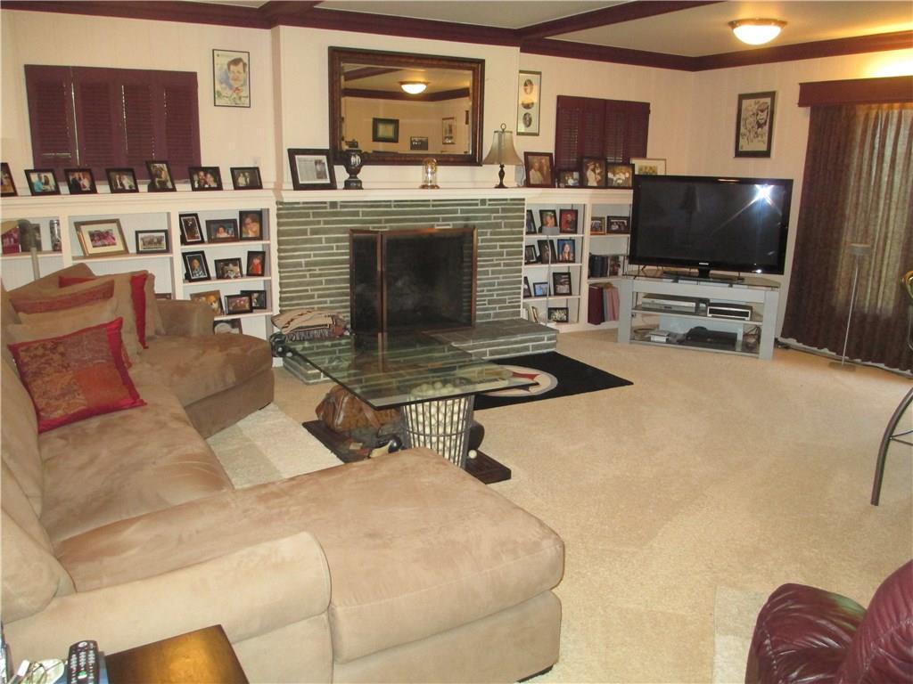 307 Country Club Road Butler, PA 16002 - Photo 11 of 24 Family Room