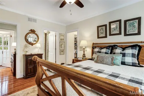 $699,900 | 802 South Berry Road, St. Louis, MO 63122