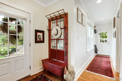 $699,900 | 802 South Berry Road, St. Louis, MO 63122