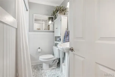 $699,900 | 802 South Berry Road, St. Louis, MO 63122