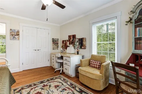 $699,900 | 802 South Berry Road, St. Louis, MO 63122