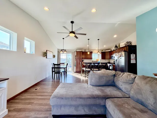 $315,000 | 1727 Grand Avenue, Worthington, MN 56187