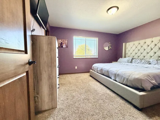 $315,000 | 1727 Grand Avenue, Worthington, MN 56187