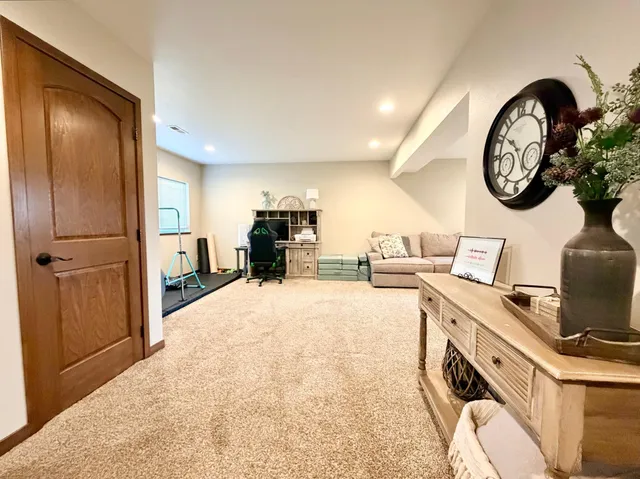 $315,000 | 1727 Grand Avenue, Worthington, MN 56187