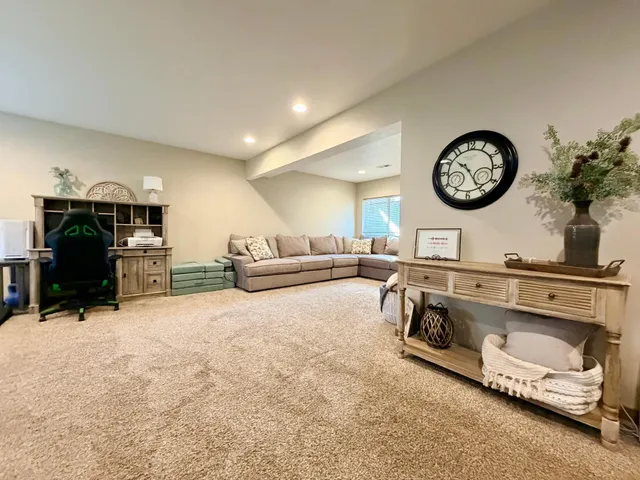 $315,000 | 1727 Grand Avenue, Worthington, MN 56187