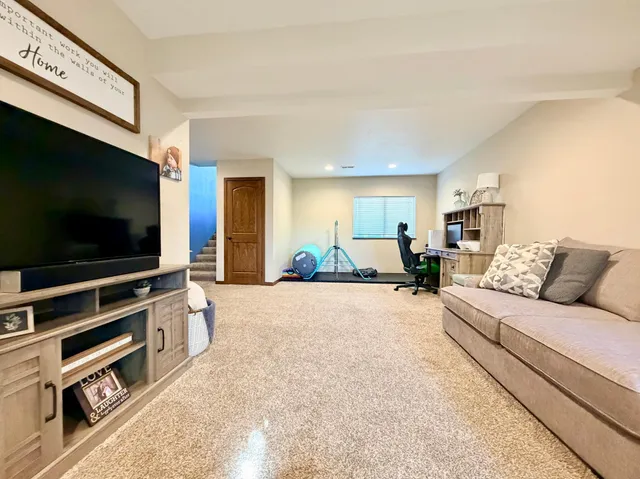 $315,000 | 1727 Grand Avenue, Worthington, MN 56187