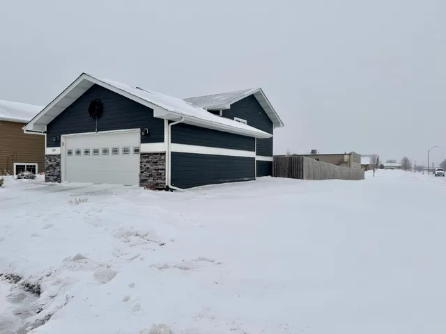 $315,000 | 1727 Grand Avenue, Worthington, MN 56187