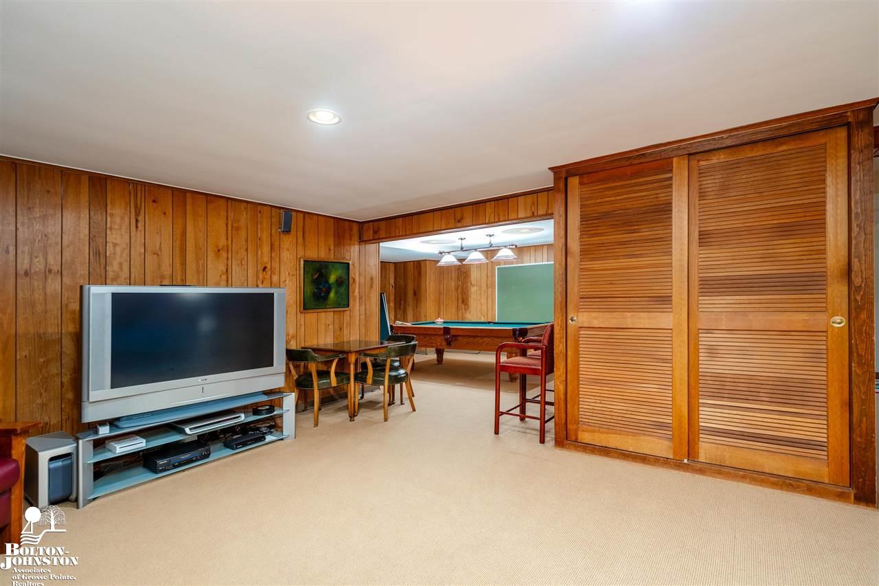 193 Merriweather Road Grosse Pointe Farms, MI 48236 - Photo 46 of 68