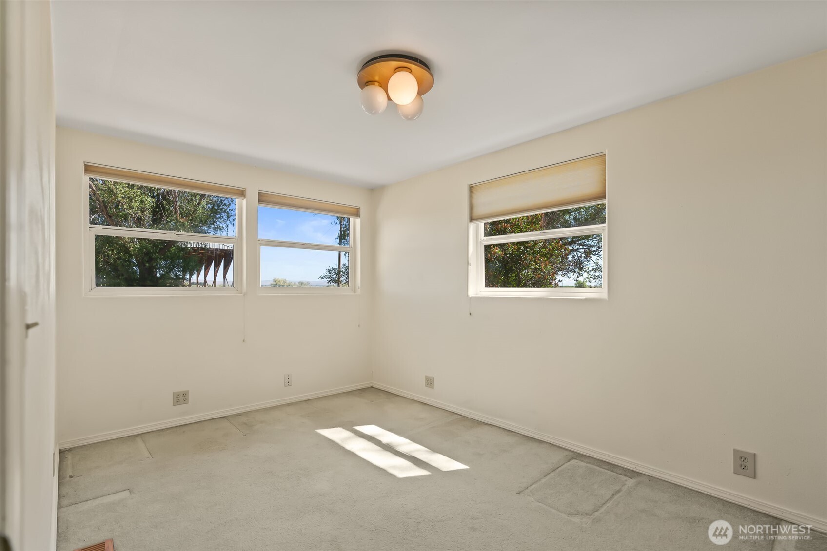 3500 Island Road, Unit NORTH White Swan, WA 98952 - Photo 7 of 33