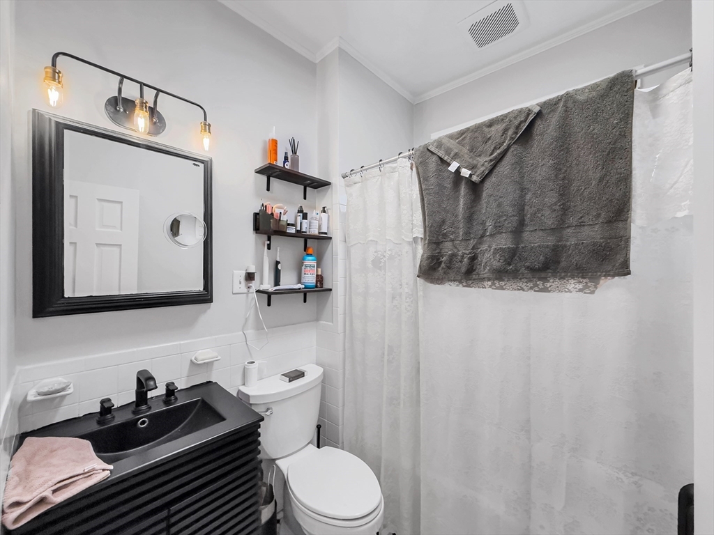 593 Centre Street, Unit 3 Boston, MA 02130 - Photo 7 of 12