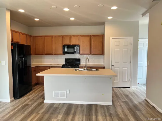 $2,880 | 18851 66th Place, Denver, CO 80249