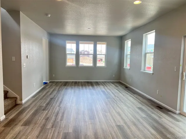 $2,880 | 18851 66th Place, Denver, CO 80249
