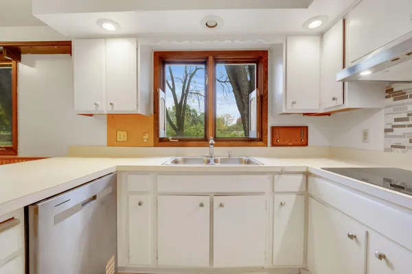 $399,900 | 11036 27th Avenue South, Burnsville, MN 55337