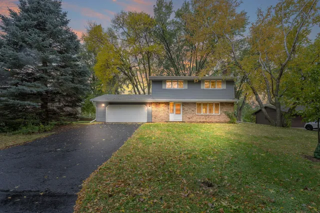 $419,900 | 11036 27th Avenue South, Burnsville, MN 55337