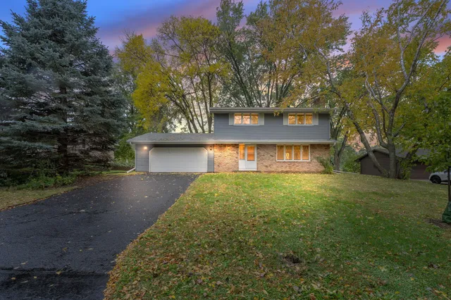 $419,900 | 11036 27th Avenue South, Burnsville, MN 55337