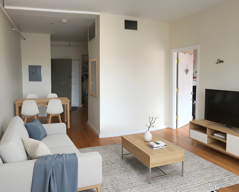 475 Commonwealth Avenue, Unit 706 Boston, MA 02215 - Photo 2 of 11