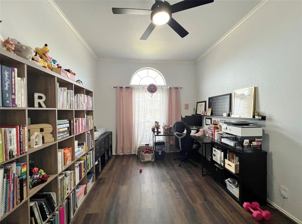 717 Ridgehill Drive Burleson, TX 76028 - Photo 11 of 18