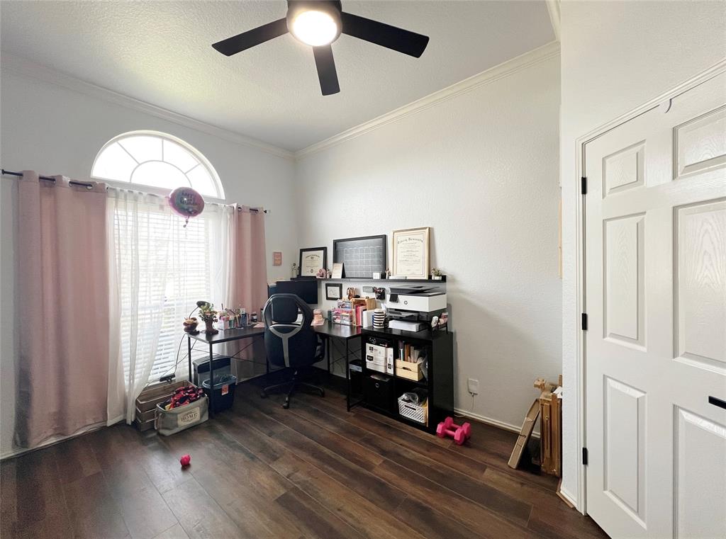717 Ridgehill Drive Burleson, TX 76028 - Photo 12 of 18