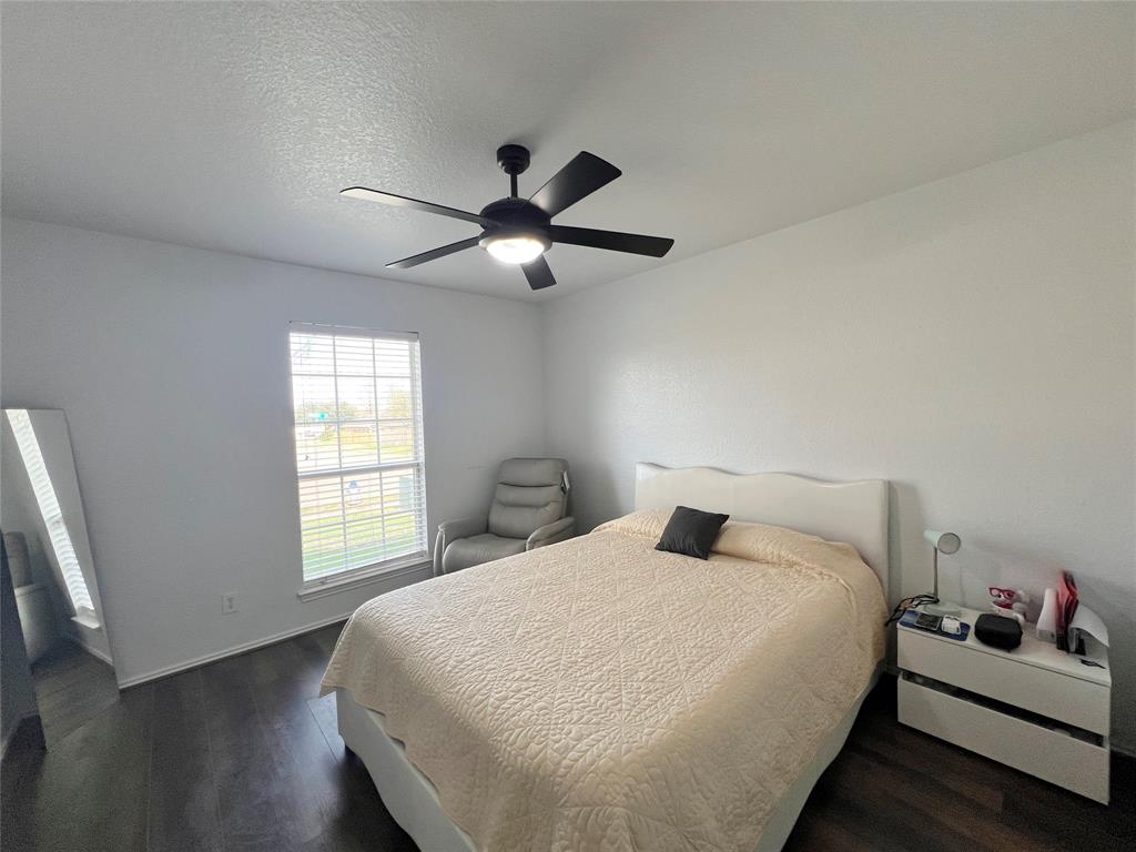 717 Ridgehill Drive Burleson, TX 76028 - Photo 15 of 18