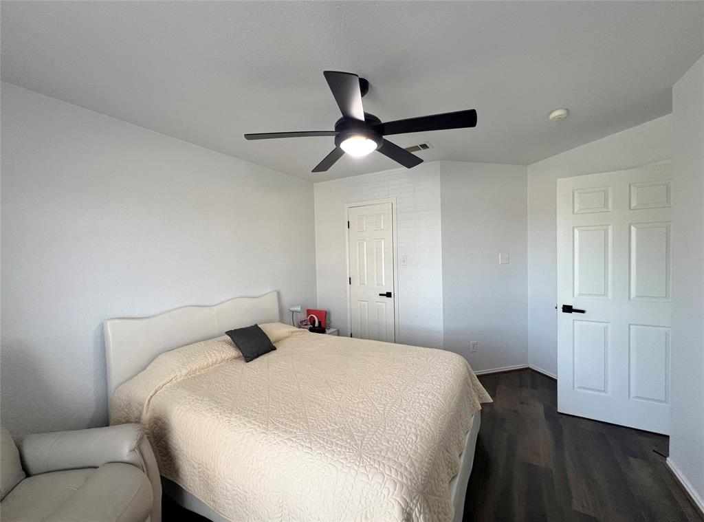 717 Ridgehill Drive Burleson, TX 76028 - Photo 16 of 18