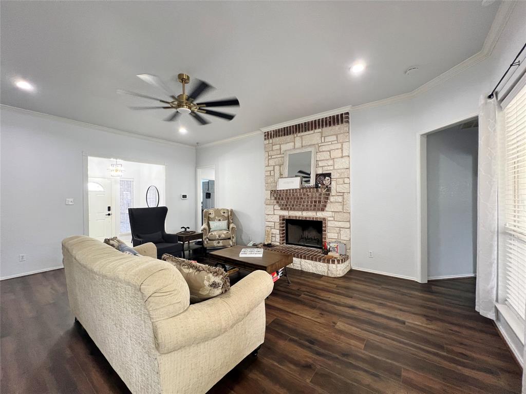 717 Ridgehill Drive Burleson, TX 76028 - Photo 6 of 18