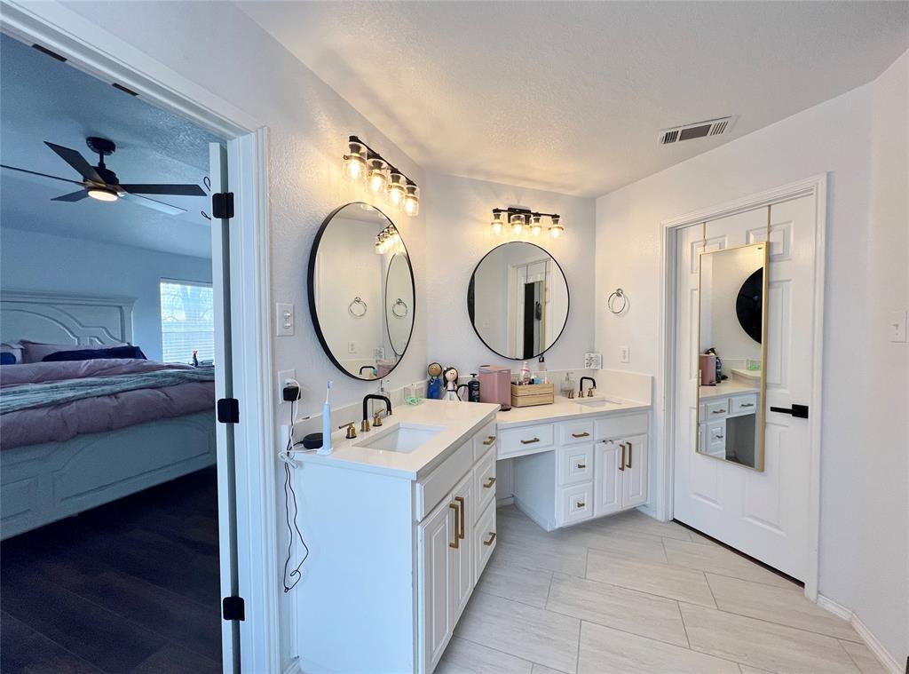 717 Ridgehill Drive Burleson, TX 76028 - Photo 8 of 18