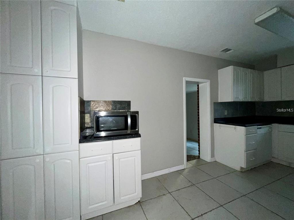 3029 Sleepy Hill Road Lakeland, FL 33810 - Photo 4 of 24