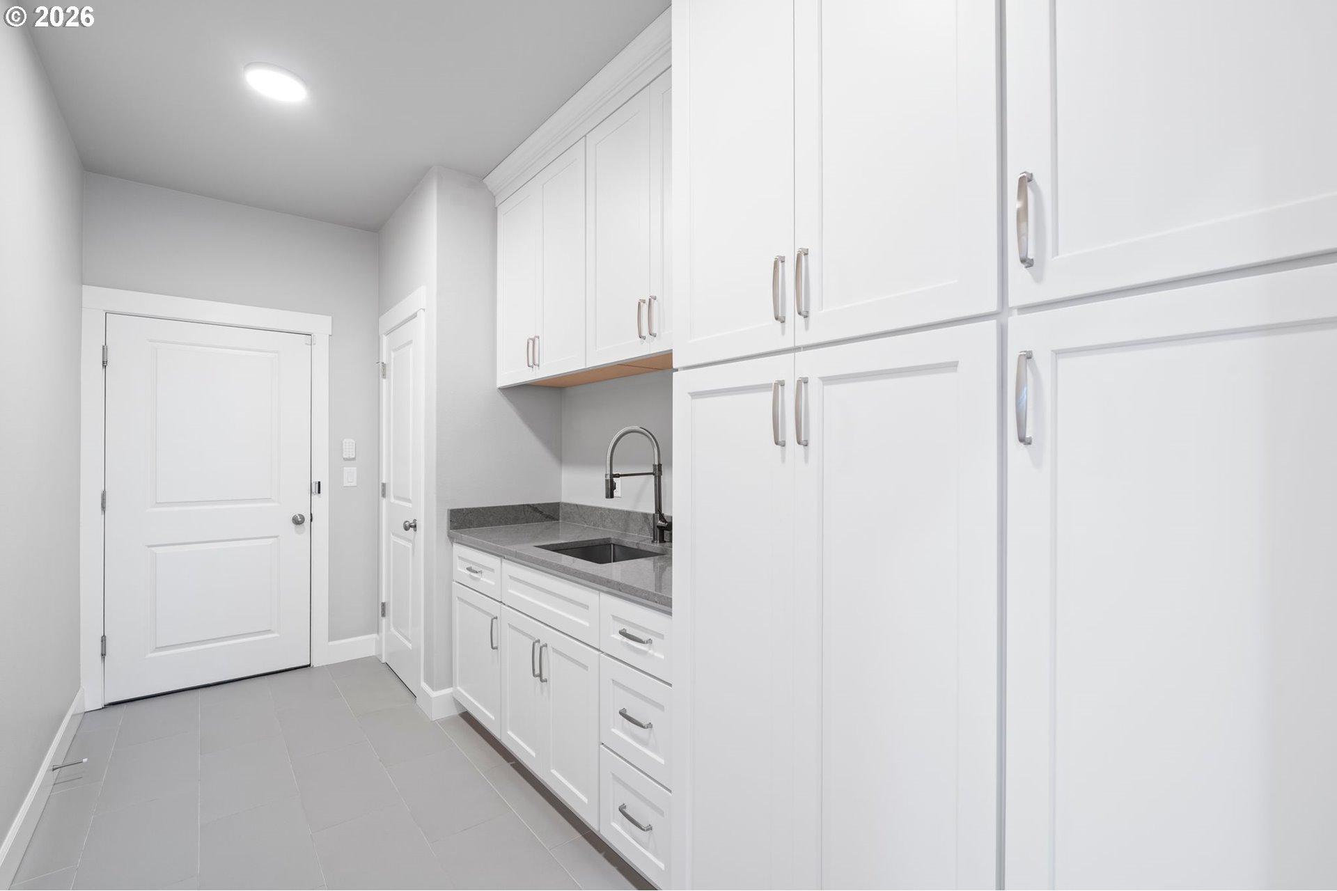 21317 Northwest 48th Court Ridgefield, WA 98642 - Photo 38 of 47 Mud Room