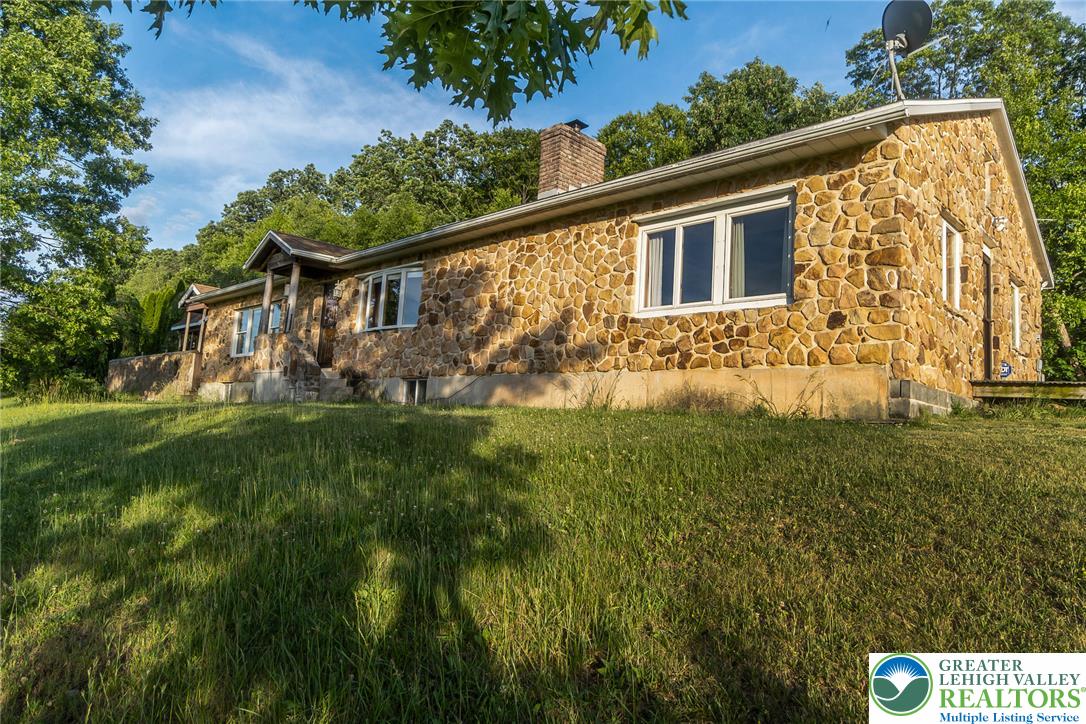 204 Ridge Cup Road New Ringgold, PA 17960 - Photo 2 of 72