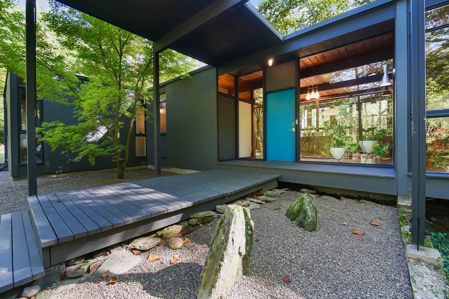 429 West Galbraith Road Cincinnati, OH 45215 - Photo 7 of 93