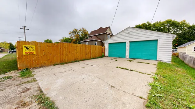 $265,000 | 27 Division Street North, Clara City, MN 56222