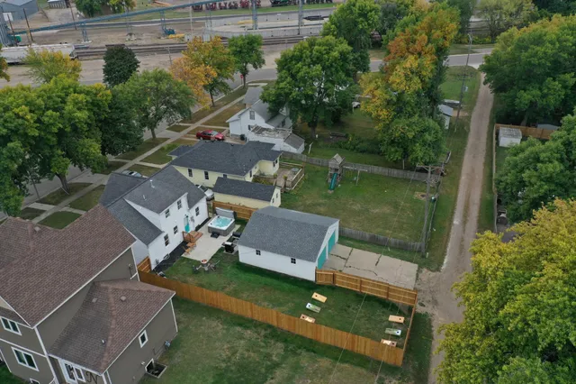 $265,000 | 27 Division Street North, Clara City, MN 56222