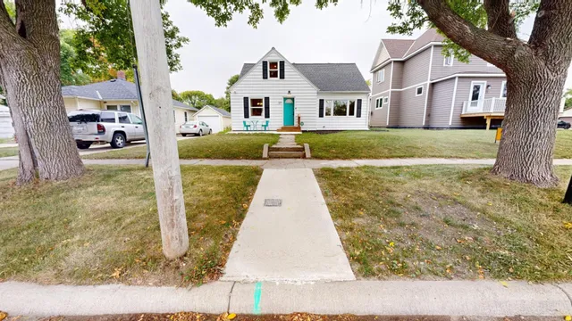 $265,000 | 27 Division Street North, Clara City, MN 56222