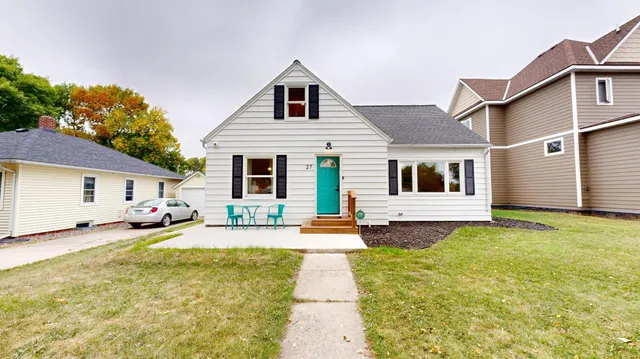 $265,000 | 27 Division Street North, Clara City, MN 56222