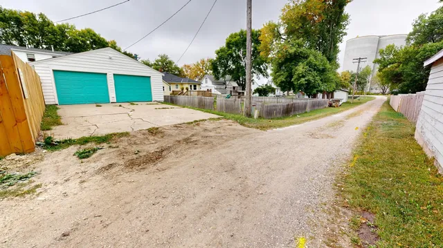 $265,000 | 27 Division Street North, Clara City, MN 56222